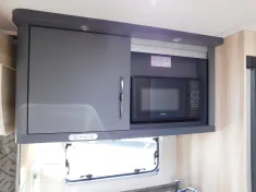 Bild 13 Hobby De Luxe 515 UHK 2000Kg,Alu,Mikrowelle,Teppich...