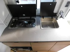 Bild 13 Dethleffs Nomad 460 EL Backofen, ATC, Duo-Control