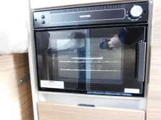 Bild 14 Dethleffs Nomad 460 EL Backofen, ATC, Duo-Control