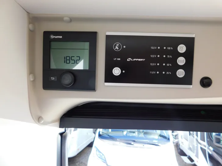 Fahrzeugbild Sunlight Cliff XX 600 Combi6E, AWT iso+beheizt,LTE-Router #16