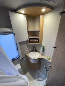 Fahrzeugbild Knaus Sport & Fun 480 QL Motorradhalter #31