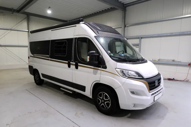 Fahrzeugbild Laika Ecovip 600 / 1.Hand/Festbett / 9-Gang Automatik #1