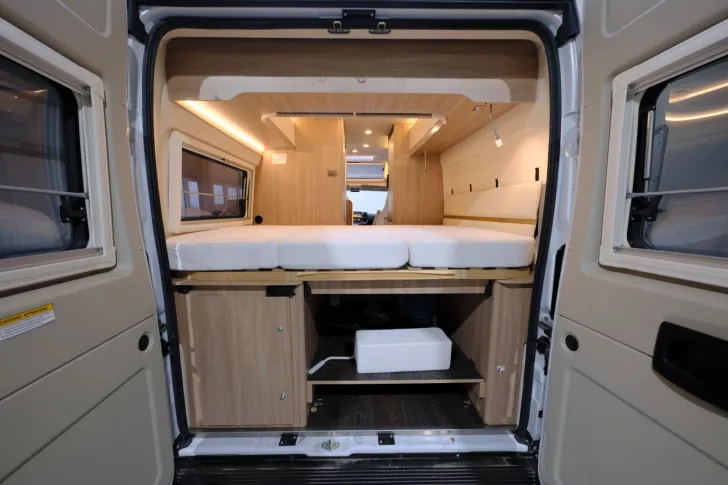 Fahrzeugbild Laika Ecovip 600 / 1.Hand/Festbett / 9-Gang Automatik #7