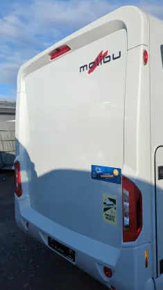 Schräg Hinten
