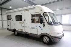 Bild 1 Hymer B 524/Automatik/Festbett+Hubbett/Klima/DPF-Grün