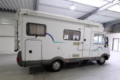 Bild 4 Hymer B 524/Automatik/Festbett+Hubbett/Klima/DPF-Grün