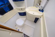 Bild 18 Hymer B 524/Automatik/Festbett+Hubbett/Klima/DPF-Grün