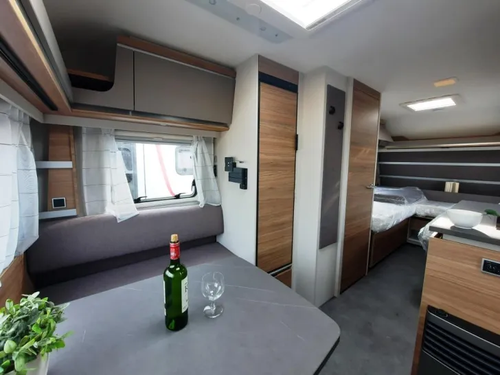 Fahrzeugbild Dethleffs Nomad 460 EL Verfüg./Sparen Sie 5.183,- € #16