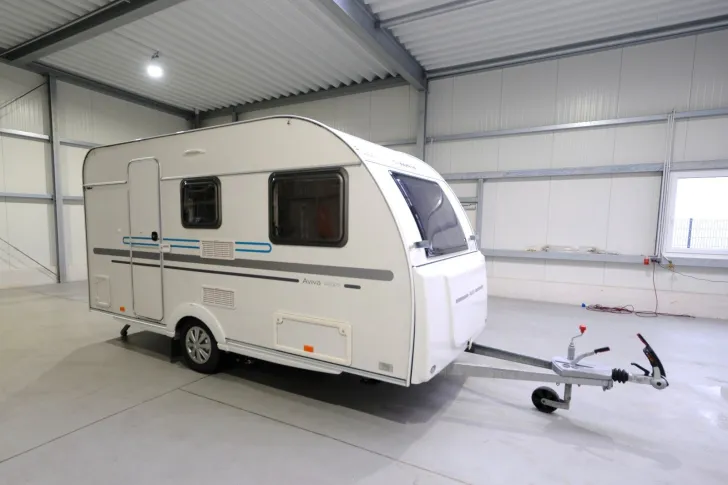 Fahrzeugbild Adria Aviva 400 PS/Festbett/Seitensitzgruppe/Mover #1