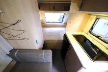 Fahrzeugbild Adria Aviva 400 PS/Festbett/Seitensitzgruppe/Mover #10