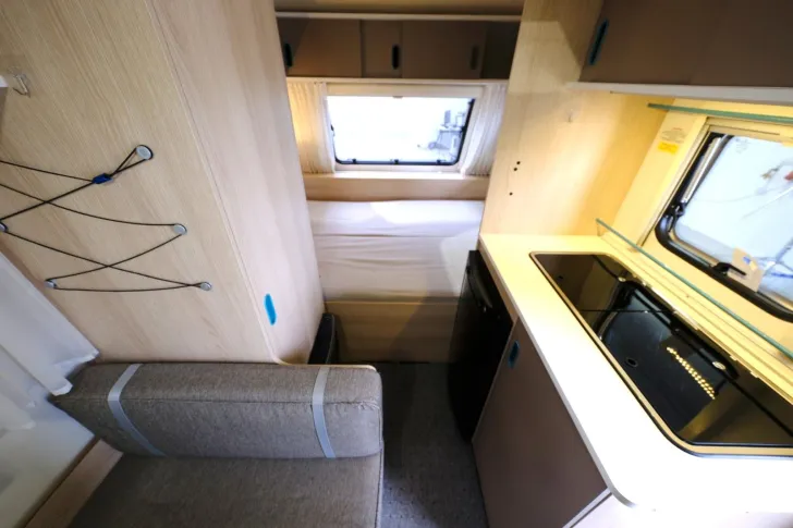 Fahrzeugbild Adria Aviva 400 PS/Festbett/Seitensitzgruppe/Mover #10