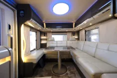 Bild 8 Fendt 700 Brillant-Gala/Festbett+Rundsitzgruppe/Klima