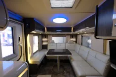 Bild 13 Fendt 700 Brillant-Gala/Festbett+Rundsitzgruppe/Klima