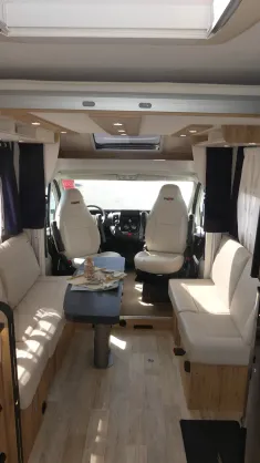 Bild 7 Pilote Pacific P696D Expression Tolle Ausstattung / Gepflegt
