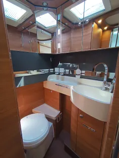 Bild 17 Carthago chic c-line I 4.9 LE L ++ Fahrassistenz-Paket