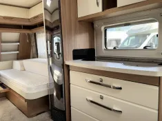 Bild 9 Hobby De Luxe 495 UL Mover und Vorzeltsteckdose