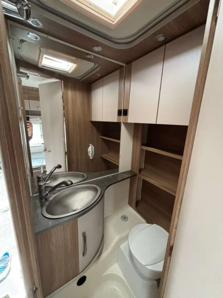 Fahrzeugbild Bürstner Premio 395 TS #7