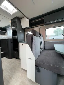 Fahrzeugbild Laika Kosmo L 319 #18