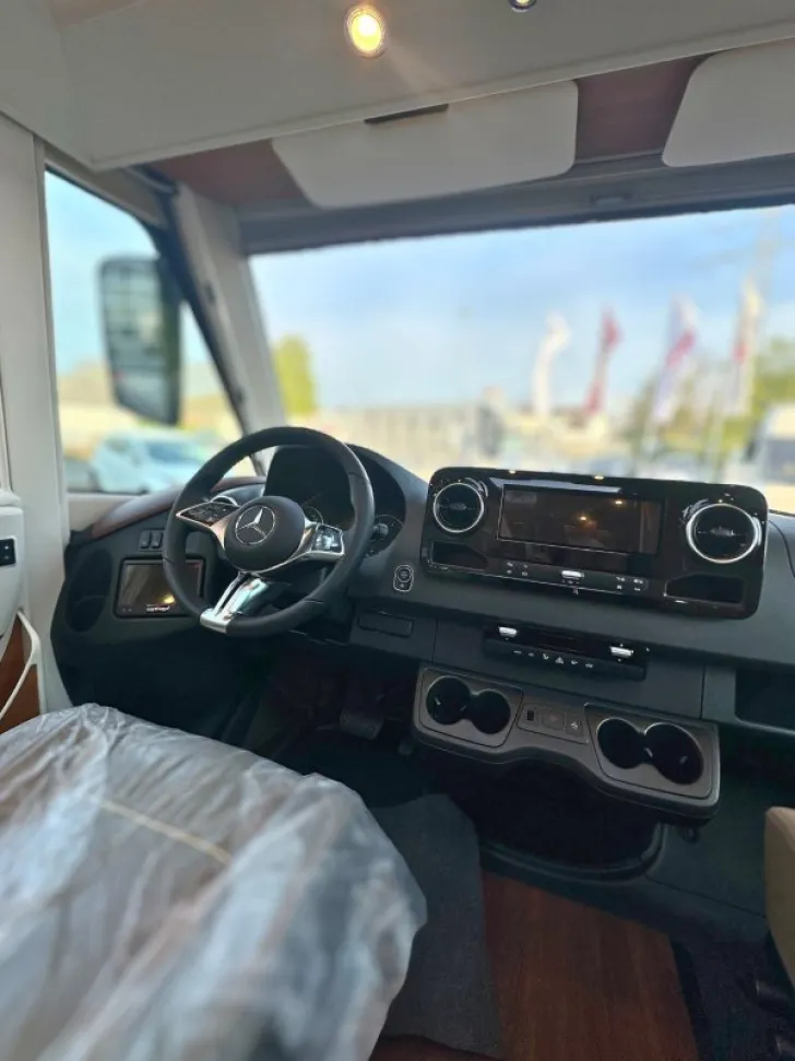 Fahrzeugbild Carthago chic c-line I 4.9 LE OHNE HUBBETT+SAT-ANLAGE #5