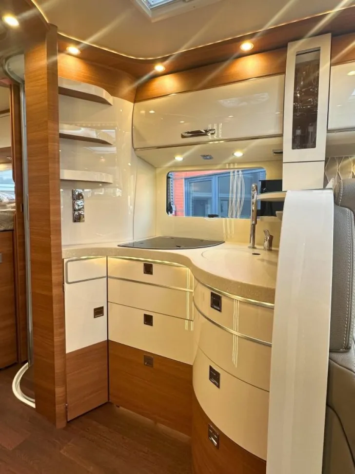Fahrzeugbild Carthago chic c-line I 4.9 LE OHNE HUBBETT+SAT-ANLAGE #8