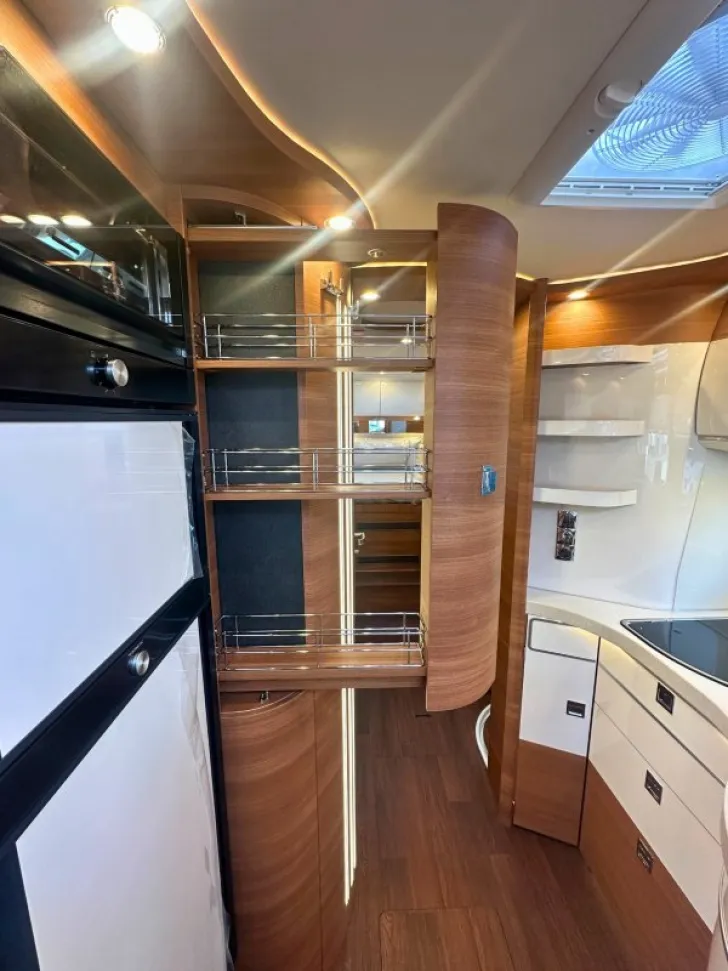 Fahrzeugbild Carthago chic c-line I 4.9 LE OHNE HUBBETT+SAT-ANLAGE #10