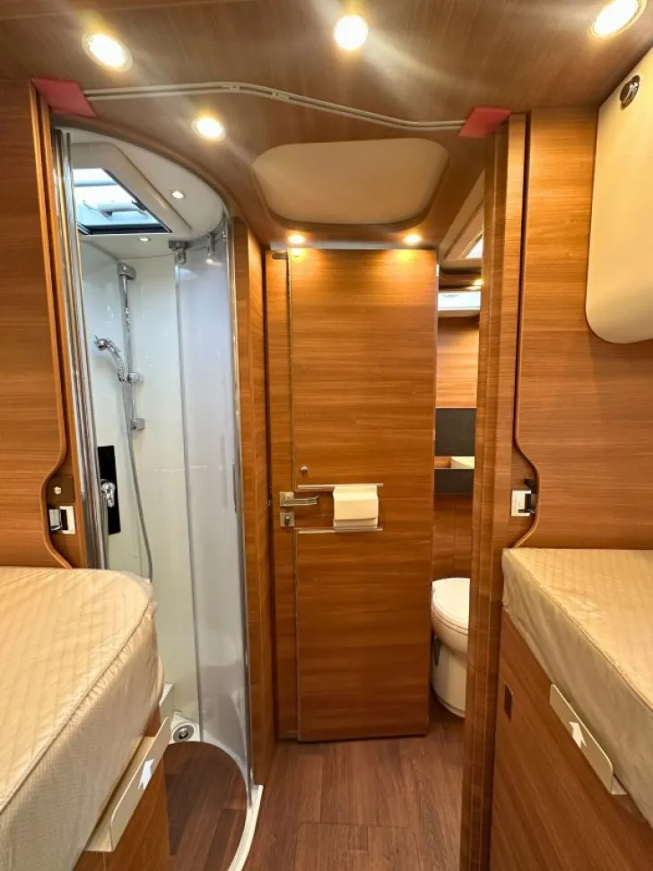 Fahrzeugbild Carthago chic c-line I 4.9 LE OHNE HUBBETT+SAT-ANLAGE #12