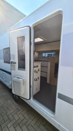 Bild 4 Adria Adora 613 UL XXL-Sitzgruppe