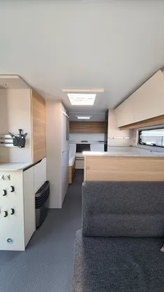 Bild 6 Adria Adora 613 UL XXL-Sitzgruppe