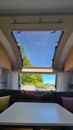 Bild 8 Adria Adora 613 UL XXL-Sitzgruppe