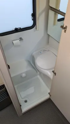 Bild 15 Adria Adora 613 UL XXL-Sitzgruppe