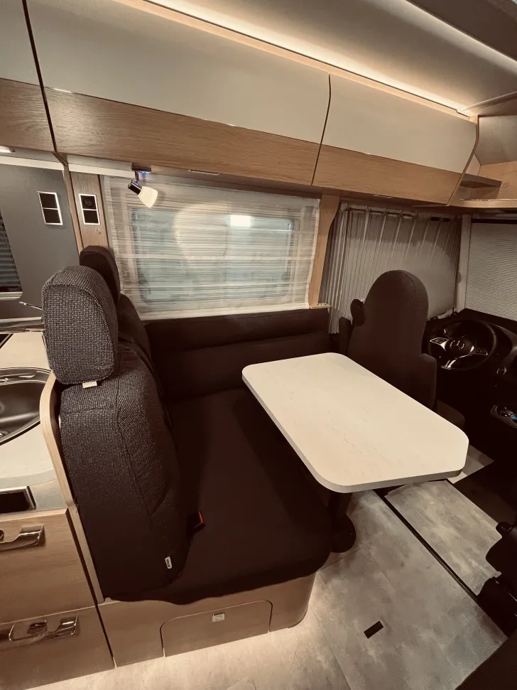 Fahrzeugbild Hymer B-Klasse MC I 550 BlackLine Dachklima, kein Hubbett, Solar #13