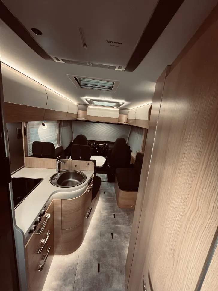 Fahrzeugbild Hymer B-Klasse MC I 550 BlackLine Dachklima, kein Hubbett, Solar #17