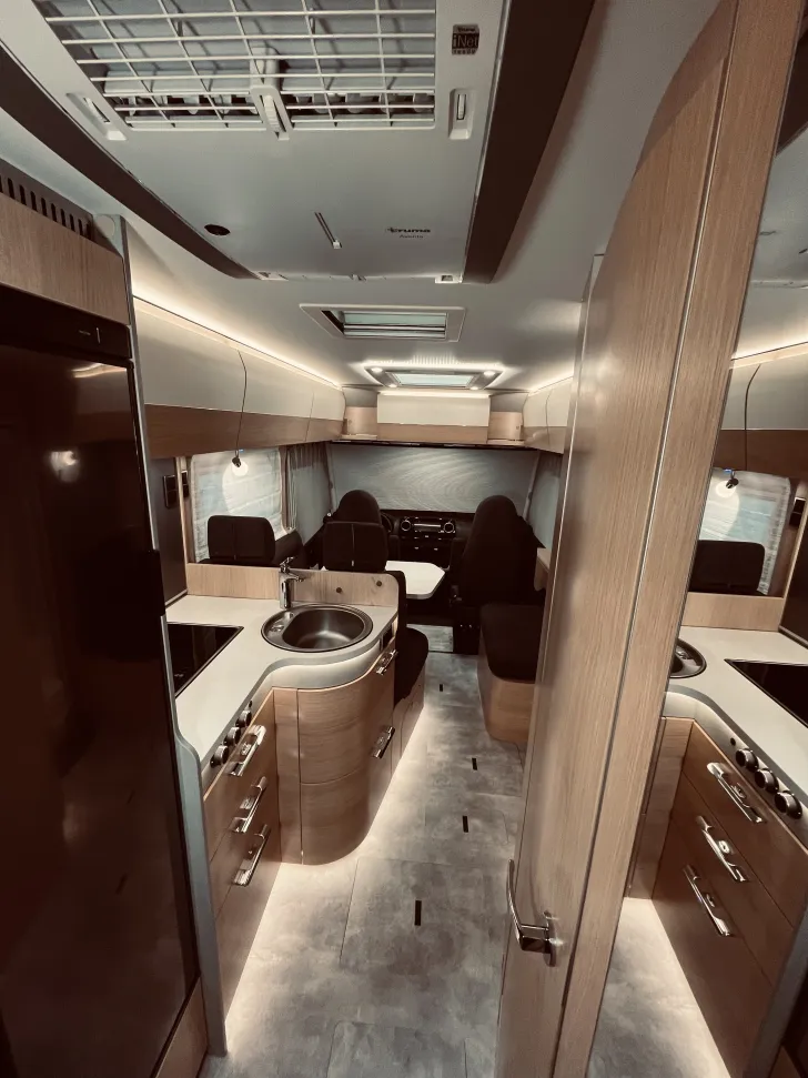 Fahrzeugbild Hymer B-Klasse MC I 550 BlackLine Dachklima, kein Hubbett, Solar #19