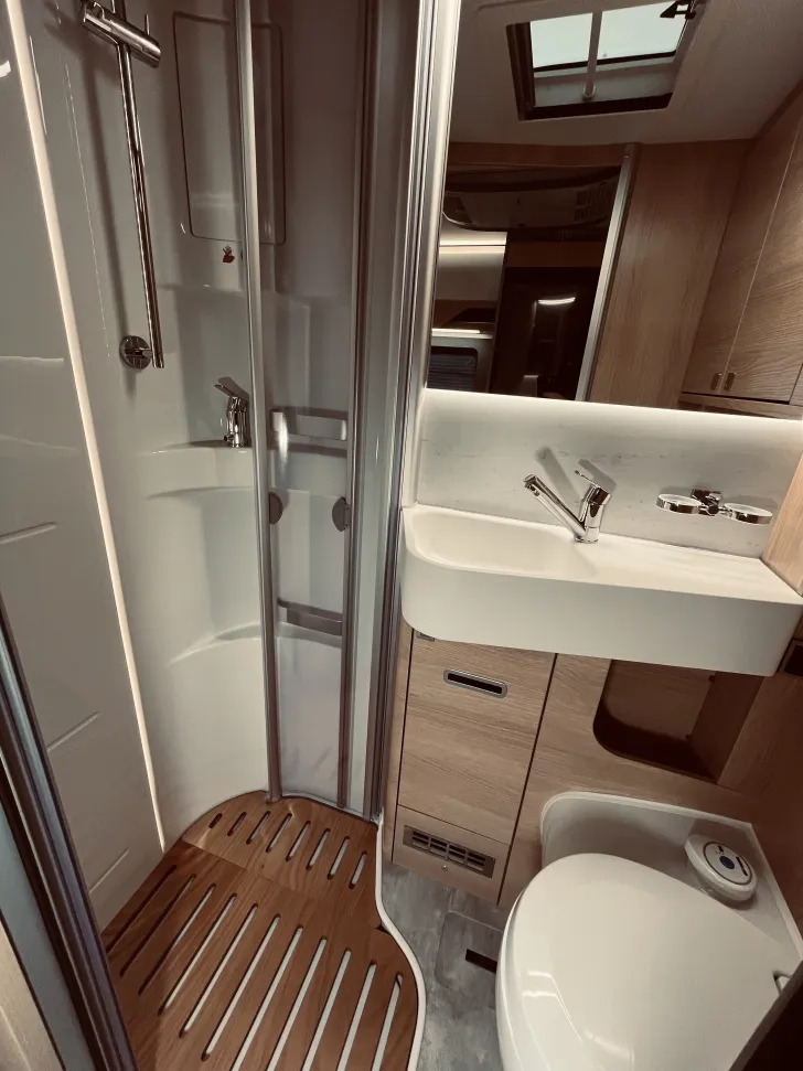 Fahrzeugbild Hymer B-Klasse MC I 550 BlackLine Dachklima, kein Hubbett, Solar #21