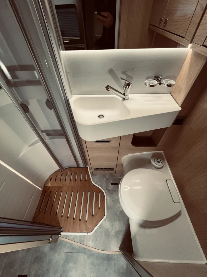 Fahrzeugbild Hymer B-Klasse MC I 550 BlackLine Dachklima, kein Hubbett, Solar #22