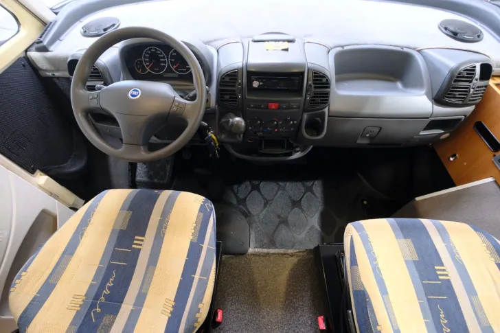 Fahrzeugbild Hymer B 504/Festbett+Hubbett/Klima/Solar/DPF-Grün #8