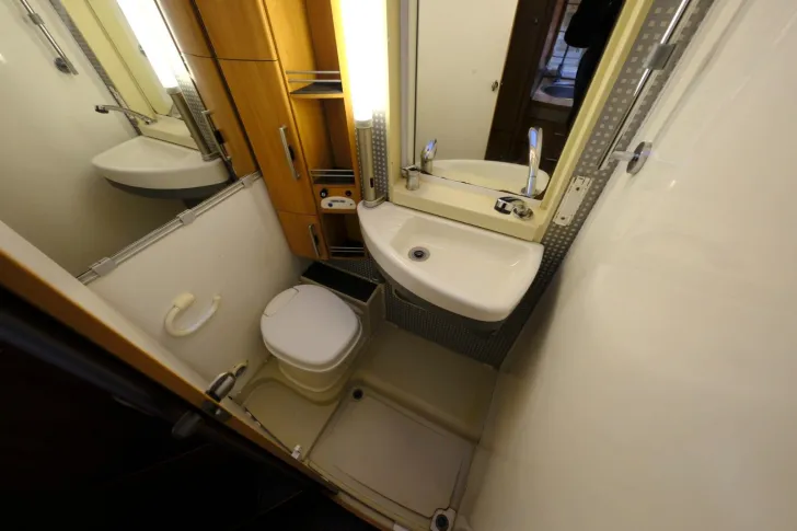 Fahrzeugbild Hymer B 504/Festbett+Hubbett/Klima/Solar/DPF-Grün #22