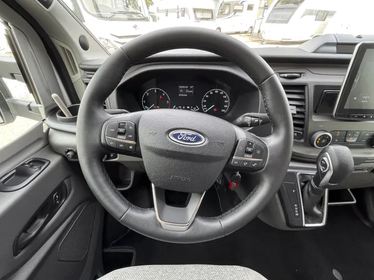 Fahrzeugbild Carado T447 Ford *RFK*Hubbett*Fahrradträger* #17