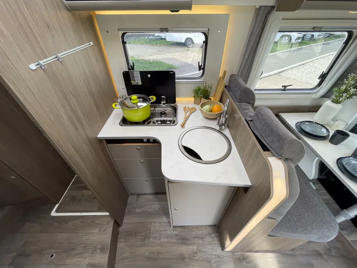 Fahrzeugbild Carado T447 Ford *RFK*Hubbett*Fahrradträger* #26