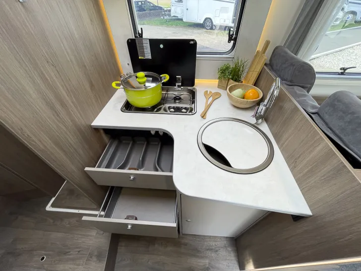 Fahrzeugbild Carado T447 Ford *RFK*Hubbett*Fahrradträger* #27