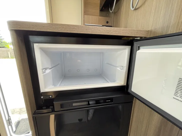 Fahrzeugbild Carado T447 Ford *RFK*Hubbett*Fahrradträger* #32