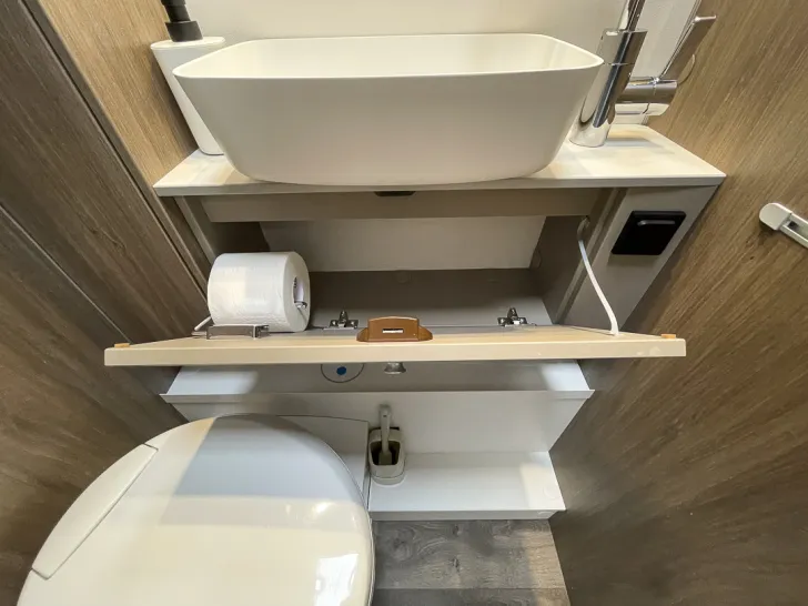 Fahrzeugbild Carado T447 Ford *RFK*Hubbett*Fahrradträger* #37