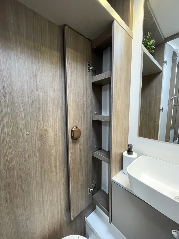 Fahrzeugbild Carado T447 Ford *RFK*Hubbett*Fahrradträger* #39