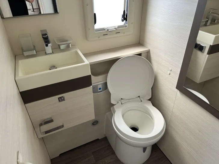 Fahrzeugbild Chausson Exaltis 6010 #15