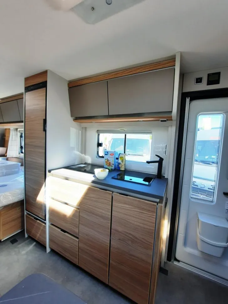 Fahrzeugbild Dethleffs Nomad 490 EST Verfüg./Sparen Sie 4.882,- € #8