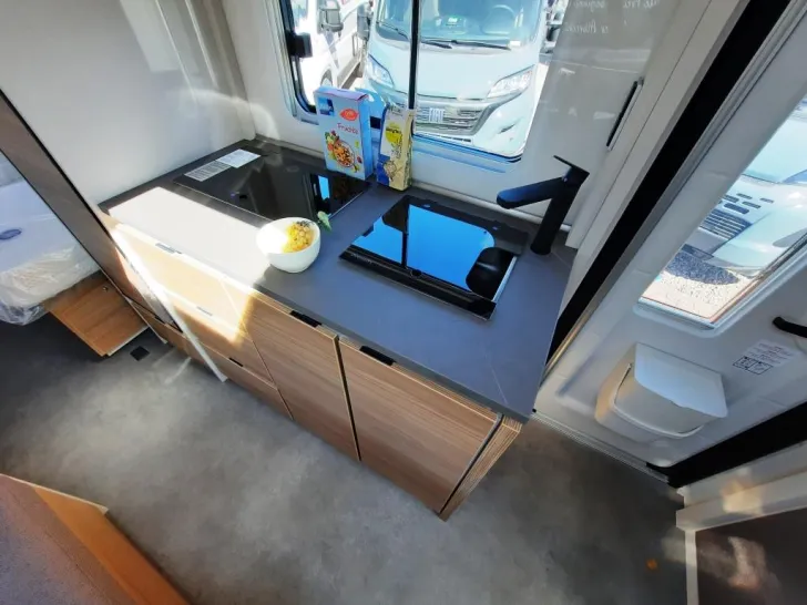 Fahrzeugbild Dethleffs Nomad 490 EST Verfüg./Sparen Sie 4.882,- € #9