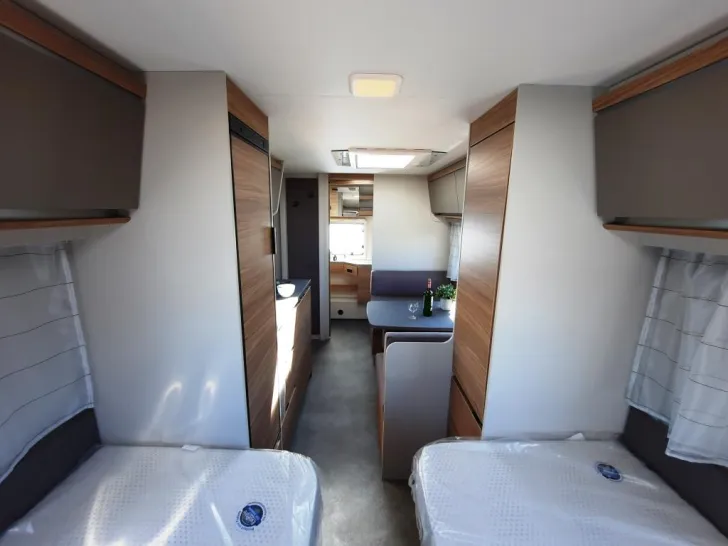 Fahrzeugbild Dethleffs Nomad 490 EST Verfüg./Sparen Sie 4.882,- € #4