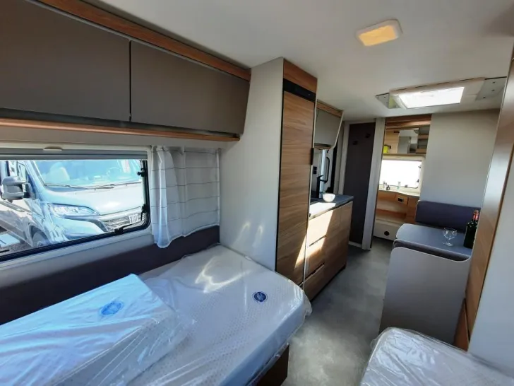 Fahrzeugbild Dethleffs Nomad 490 EST Verfüg./Sparen Sie 4.882,- € #6