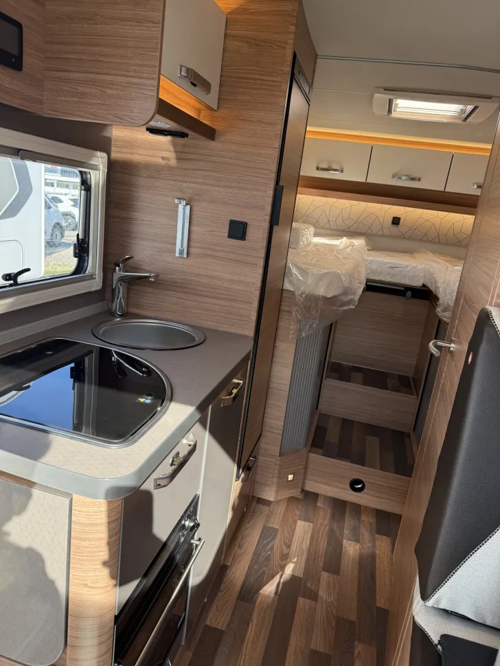 Fahrzeugbild Weinsberg CaraCompact Suite MB EDITION PEPPER 640 MEG 2025 #15