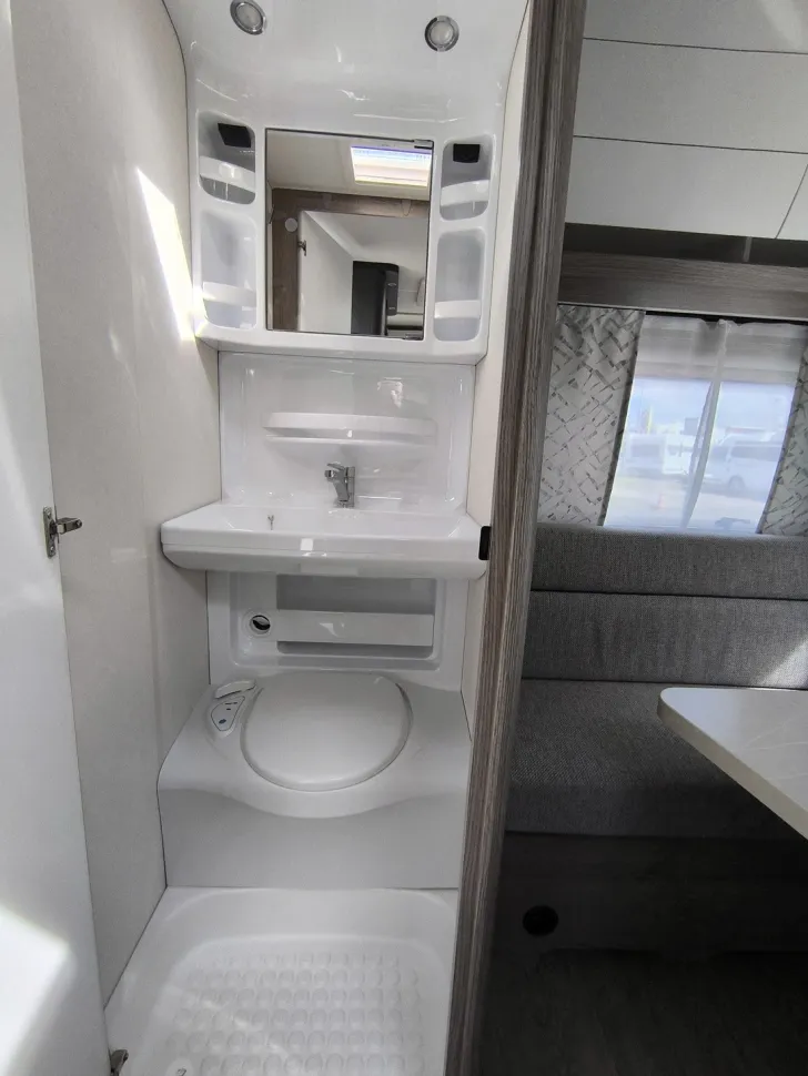 Fahrzeugbild Hobby Ontour 390 SF #10